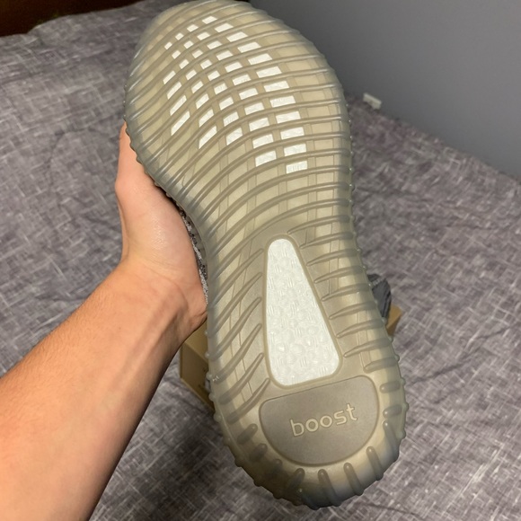 Yeezy - Picture 7 of 7